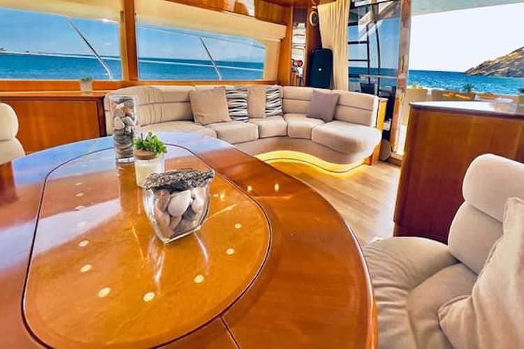 private yacht rental Cyclades, cruise Cyclades, yacht rental Greek Islands