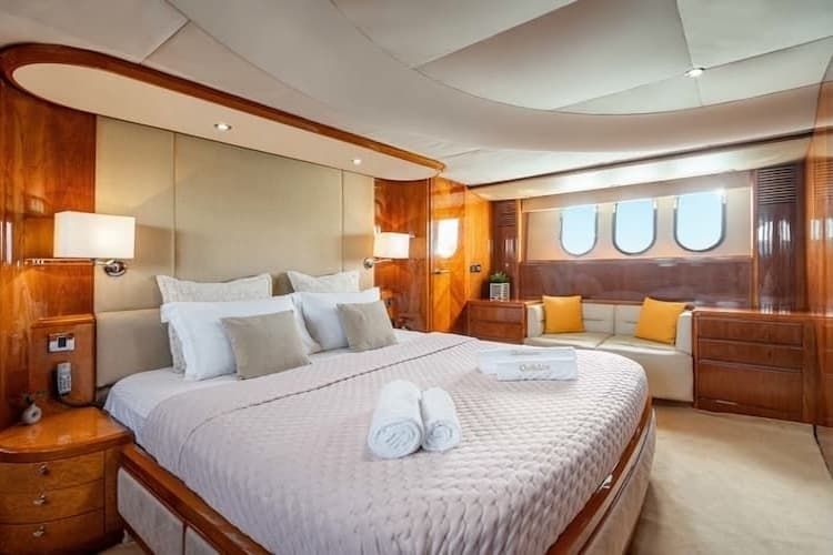 yacht accommodation, weekly motor yacht rental Greece, Athens yachts