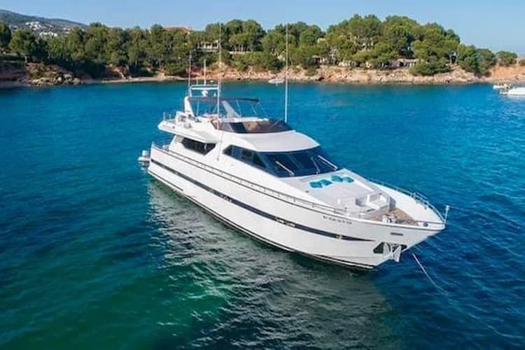Athens yachts, day cruise Athens, luxury yacht charter
