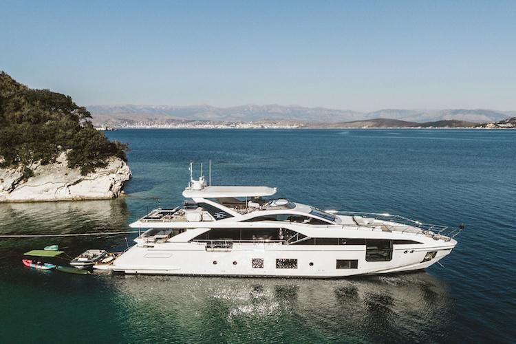 weekly yacht rental Athens, weekly yacht charter Greece, Athens yachting